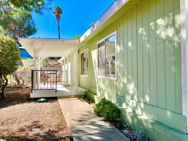 Building Photo - Awesome Updated Single Story in The Darling "Farm" Community of Wildomar, Close to Everything, bu...