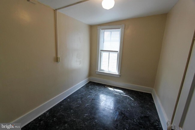 Building Photo - 315 W Martin St
