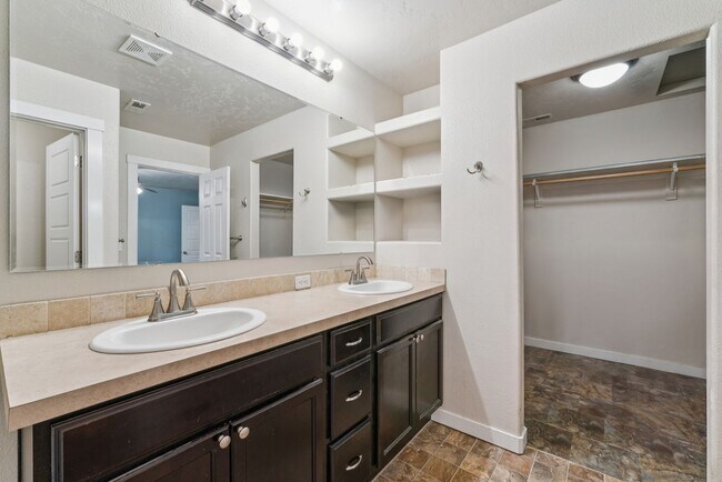 Building Photo - Spacious 4 Bed + Bonus | 3 Bath | 2,760 Sq Ft | Star, Idaho