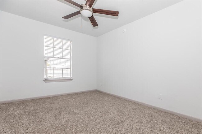 Building Photo - 1700 Seaspray Ct