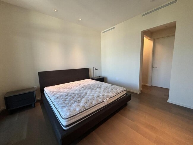 Building Photo - 1388 Ala Moana Blvd