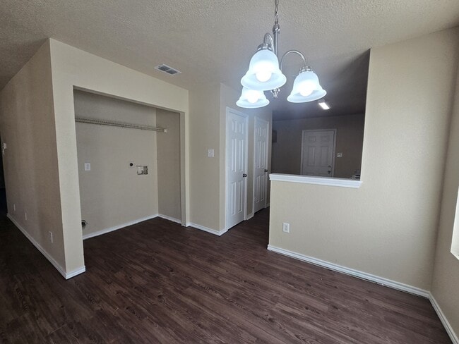 Building Photo - 10226 Country Hills Blvd