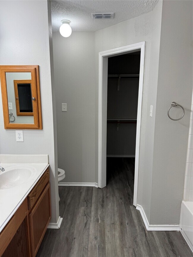 Building Photo - 16778 N Bob White Dr