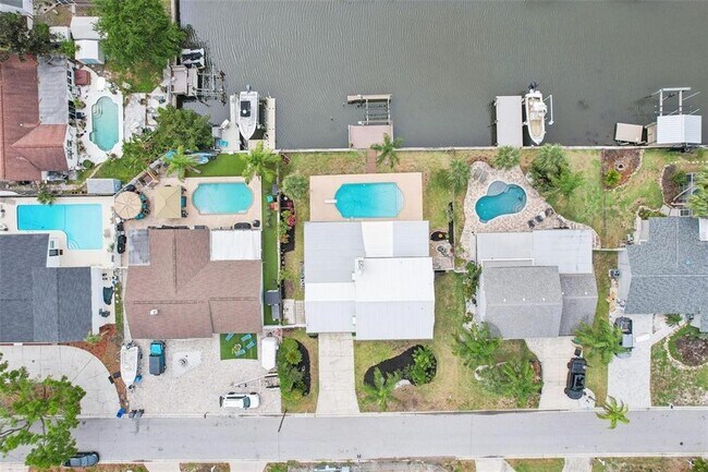 Building Photo - 8706 Elmwood Ln