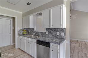 Building Photo - 5226 Lauri Ln