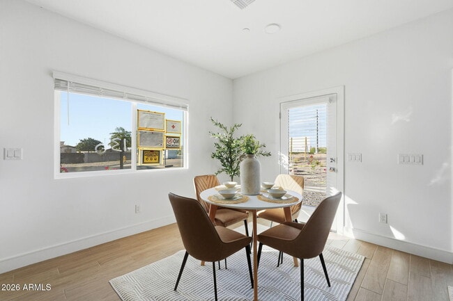 Building Photo - 8137 E Brown Rd