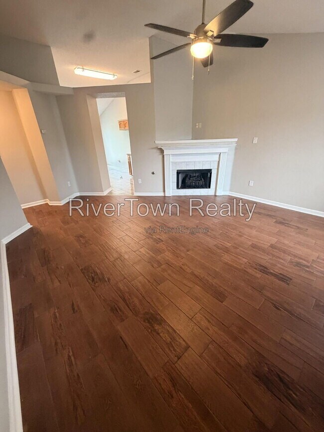 Building Photo - 10570 Pecan View Dr