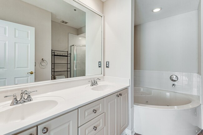 Building Photo - 3636 Habersham Rd NW