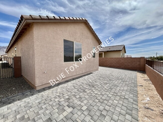 Building Photo - 9251 N Peridot Vis Ave