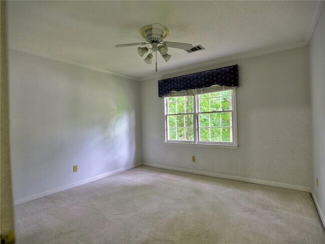 Building Photo - 2101 Mark Hall Ct NE