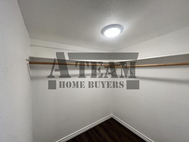 Building Photo - Modern 4 Bedroom 2 Bathroom home for rent!
