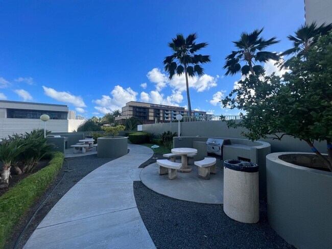 Building Photo - Hawaiki 3608 - Vintage charm in Honolulu