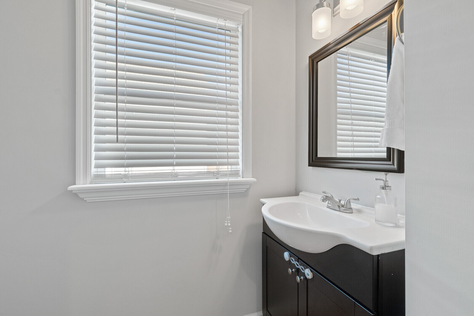 Building Photo - 3206 Anderson Pl