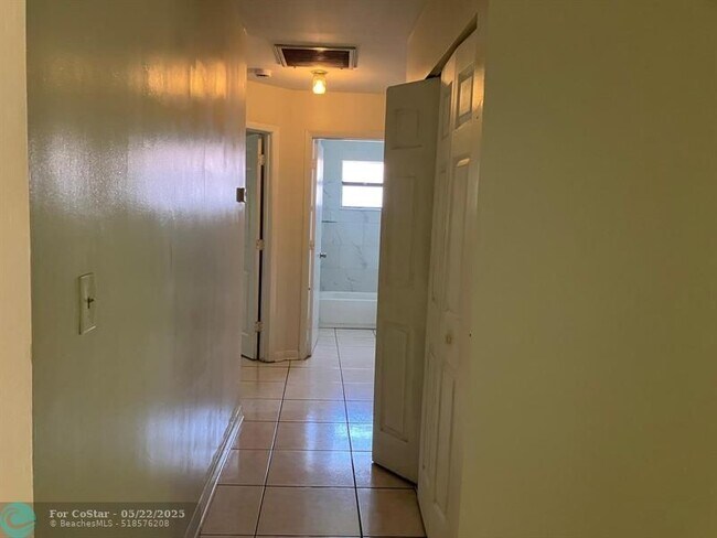 Building Photo - 3602 NW 116th Terrace