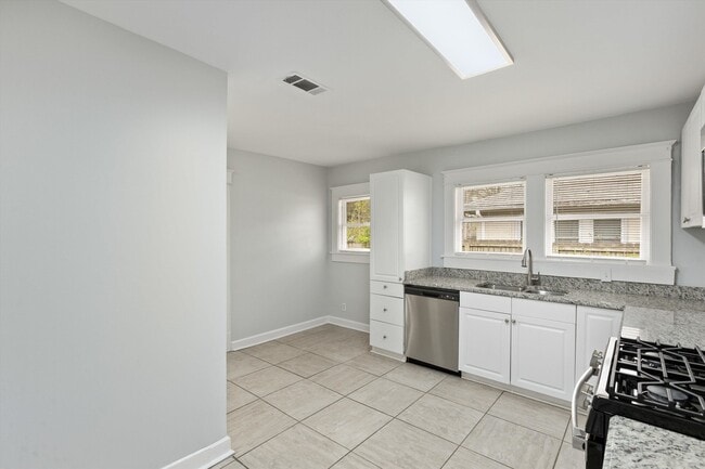 Building Photo - 505 S Prescott St