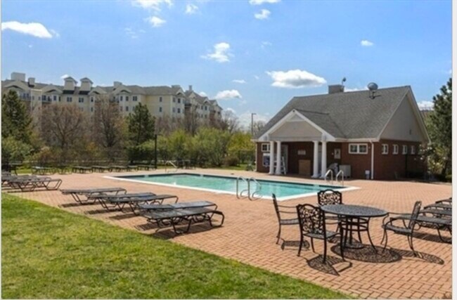 Building Photo - 10 Seaport Dr