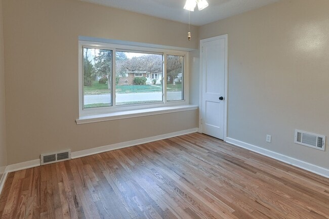 Building Photo - Charming Single Family in Camp Hill