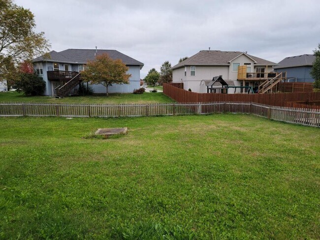 Building Photo - 2208 Thistle Cir