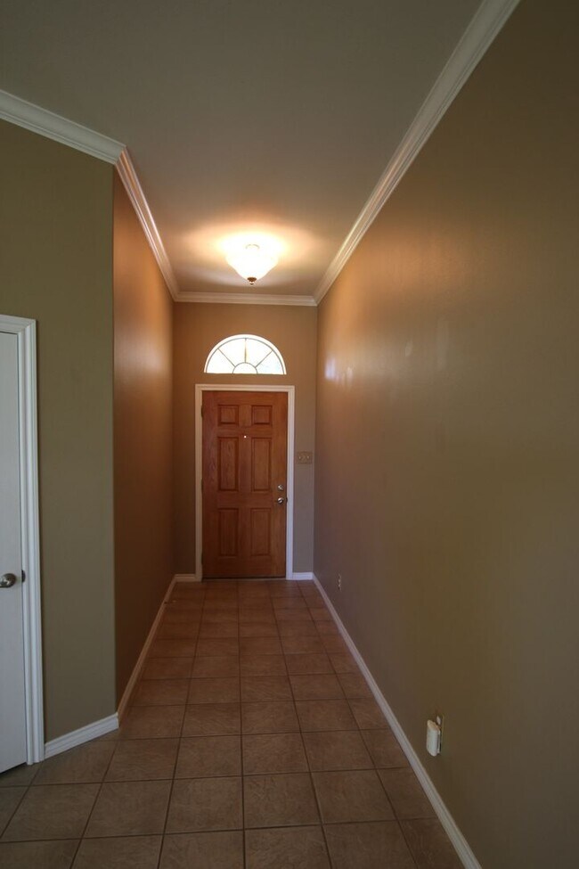 Building Photo - Coming Soon: 3 bedroom 2 bathroom home in Tyler!