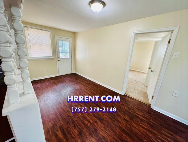 Building Photo - Beautiful 3 Bedroom 2.5 Bathroom Ranch Sty...