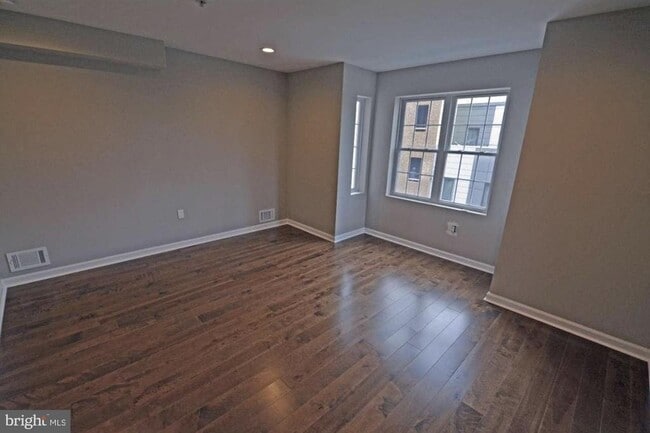 Building Photo - 1338 S 18th St