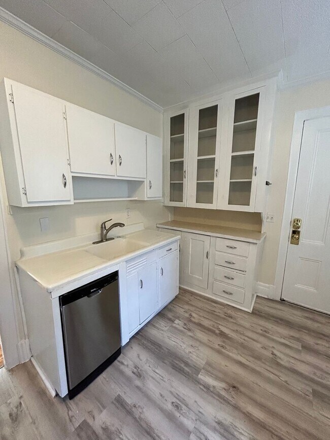 Building Photo - 205-207 Berkeley St