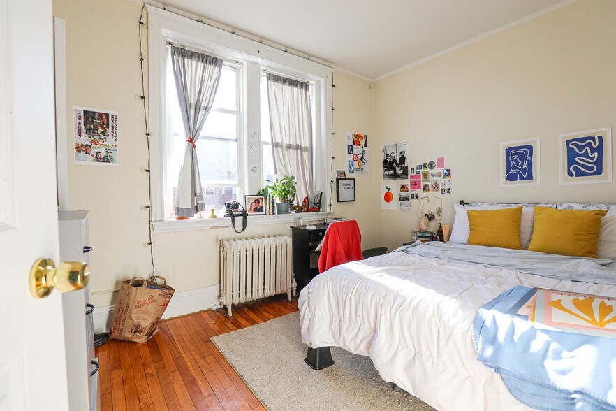 Building Photo - 62 Egmont St