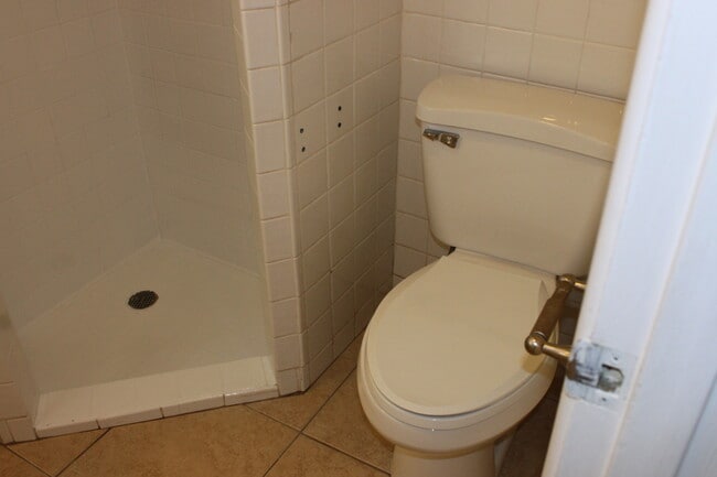 Building Photo - Available February. Large game room in back w/ electricity