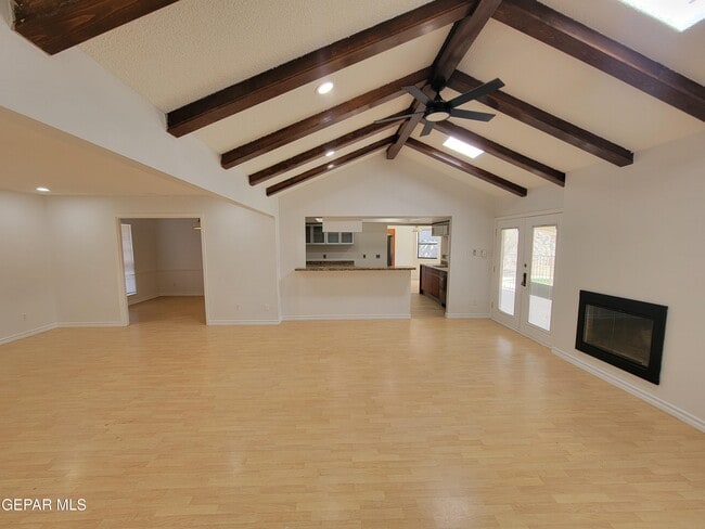 Building Photo - 6836 Orizaba Ave