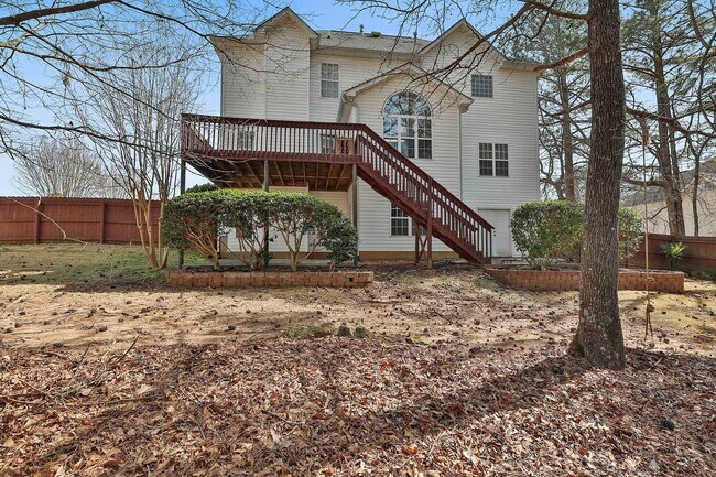 Building Photo - 4 Bed 2.5 bath in Fayette close to Everything!