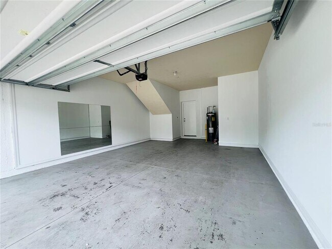 Building Photo - 6570 S Goldenrod Rd
