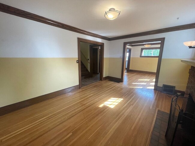 Building Photo - Beautiful 4 Bedroom Home - Free July Rent!!