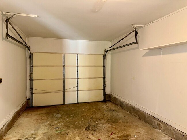 Building Photo - Updated 3 Bed Ranch on Quiet Cul-de Sac!