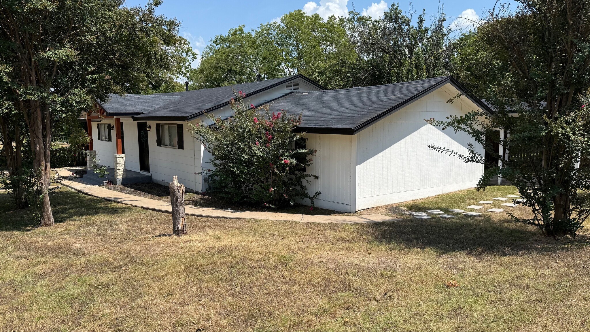 Building Photo - 1802 E University Ave