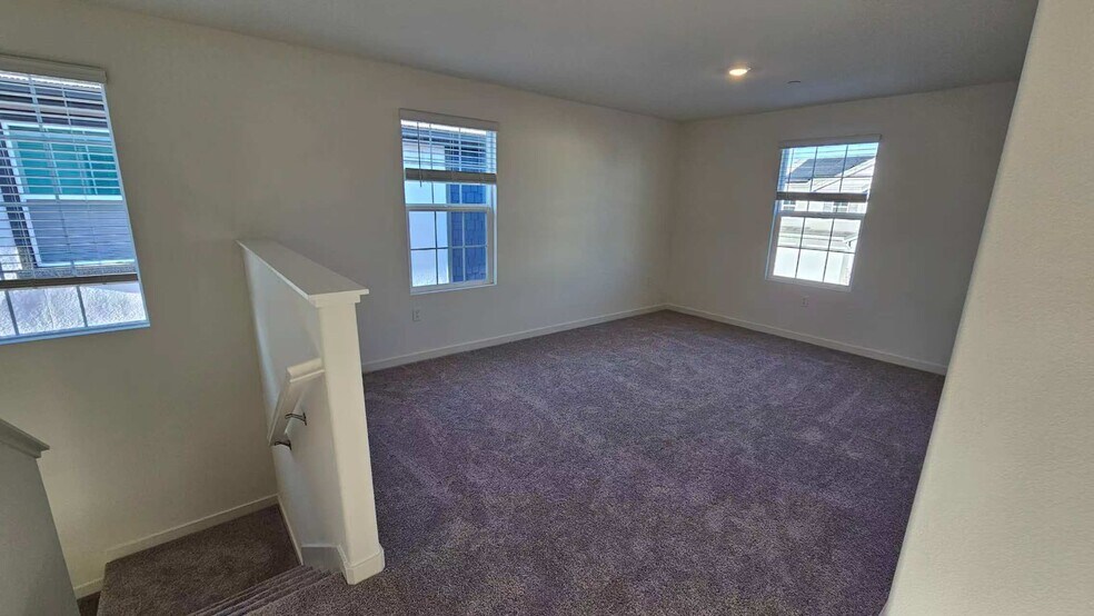 Building Photo - 10298 Maribel Way