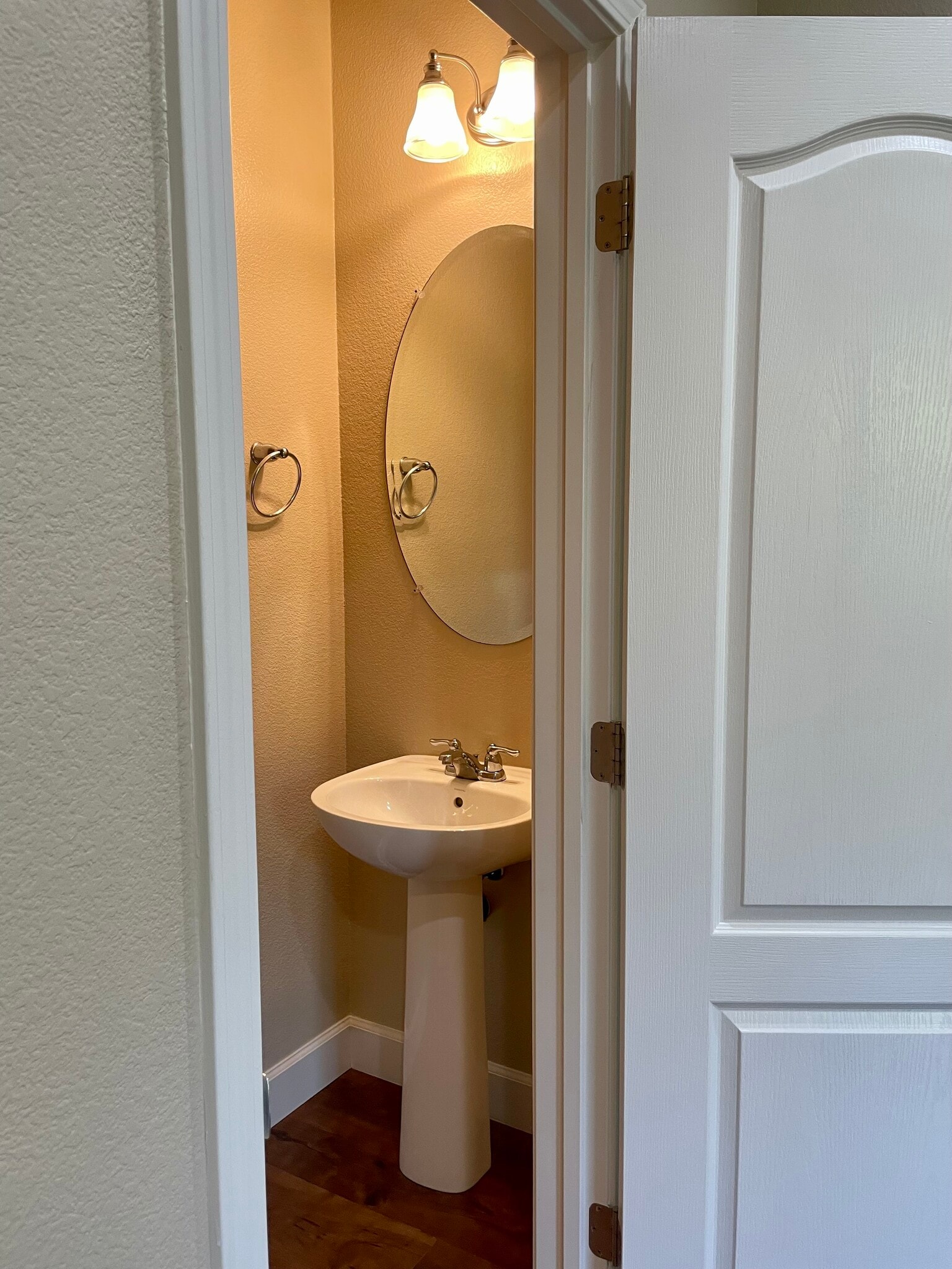 1/2 bathroom entry level - 722 El Paseo Cir