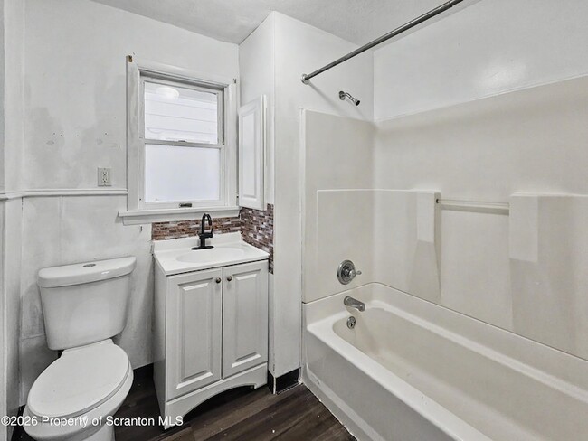 Building Photo - 310 21st Ave