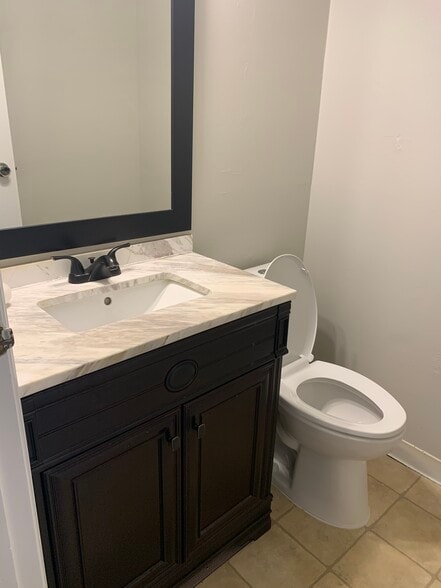 Building Photo - 447 Lockhaven Ct