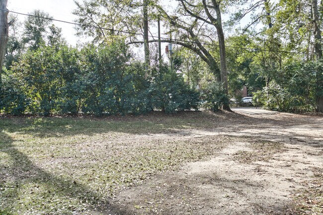 Building Photo - 2002