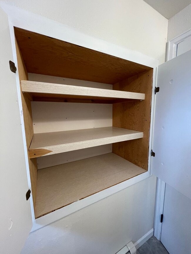 Building Photo - STUDENTS WELCOME! Spacious 3-Bedroom / 1-Bath Duplex w/ Fenced Backyard