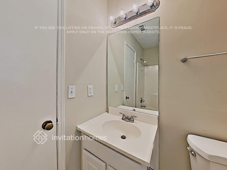 Building Photo - 6117 Fire Fly Ct