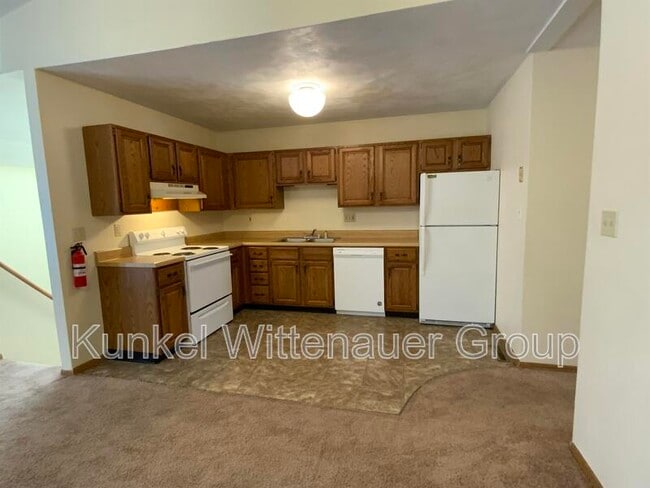 Building Photo - 700 Ganim Dr