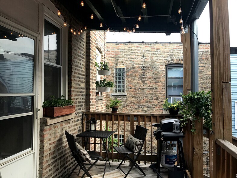 Building Photo - 3654 N Janssen Ave