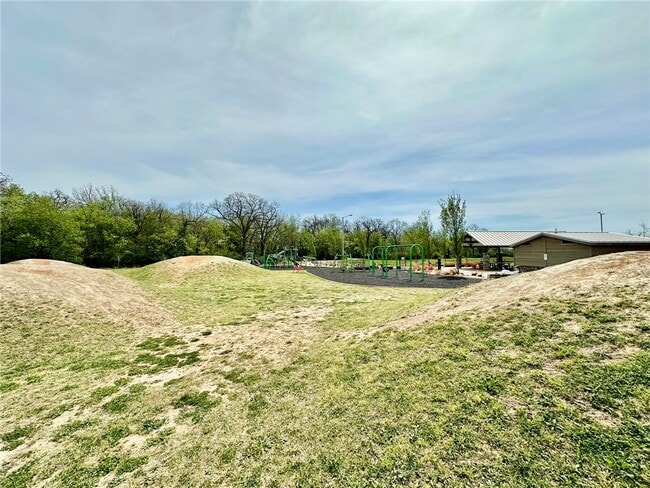 Building Photo - 6747 Winterwood Ave