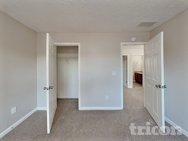 Building Photo - 1055 Crown Landing Pkwy