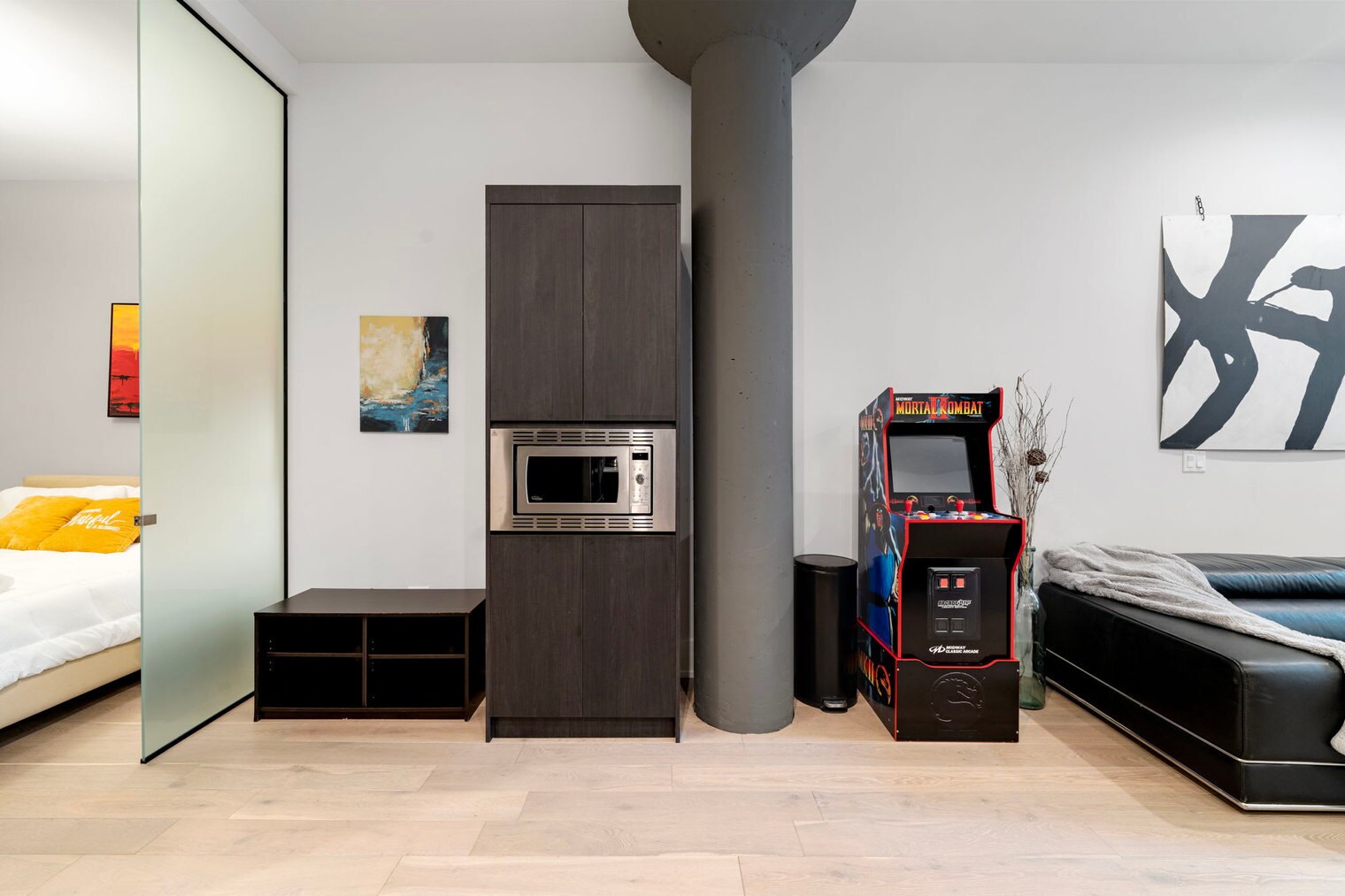 Building Photo - 318 W Grand Ave