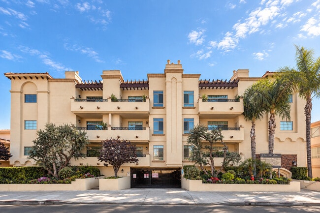 Building Photo - El Dorado Villas (Luxury Condominiums)