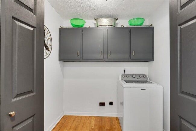 Building Photo - 3941 Forest Dr