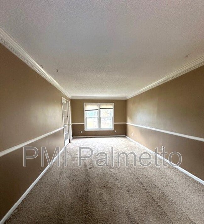 Building Photo - 105 Larkspur Ct