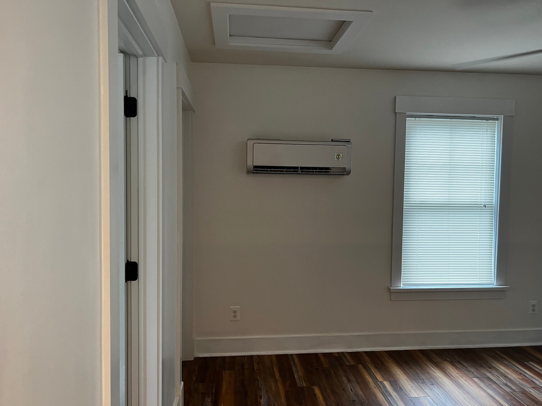 Building Photo - 116 Daisy Ln